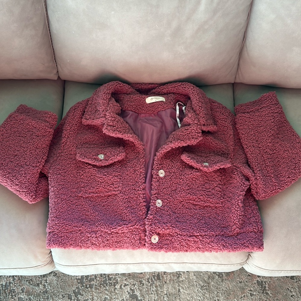 Cropped fluffy jacket